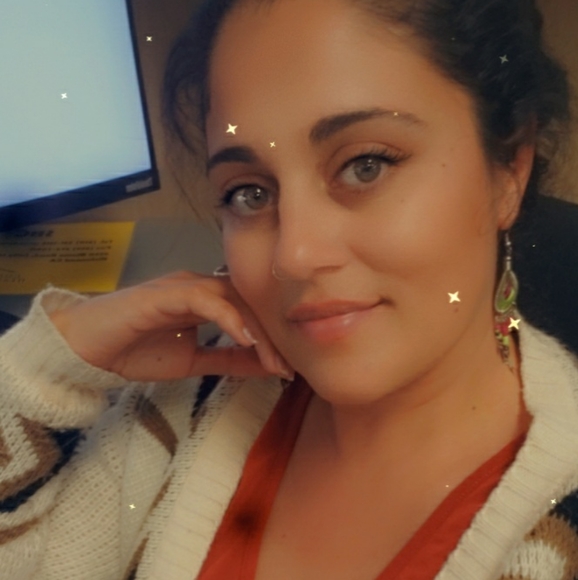 Meet your Posher, Nisha - Picture 1 of 1